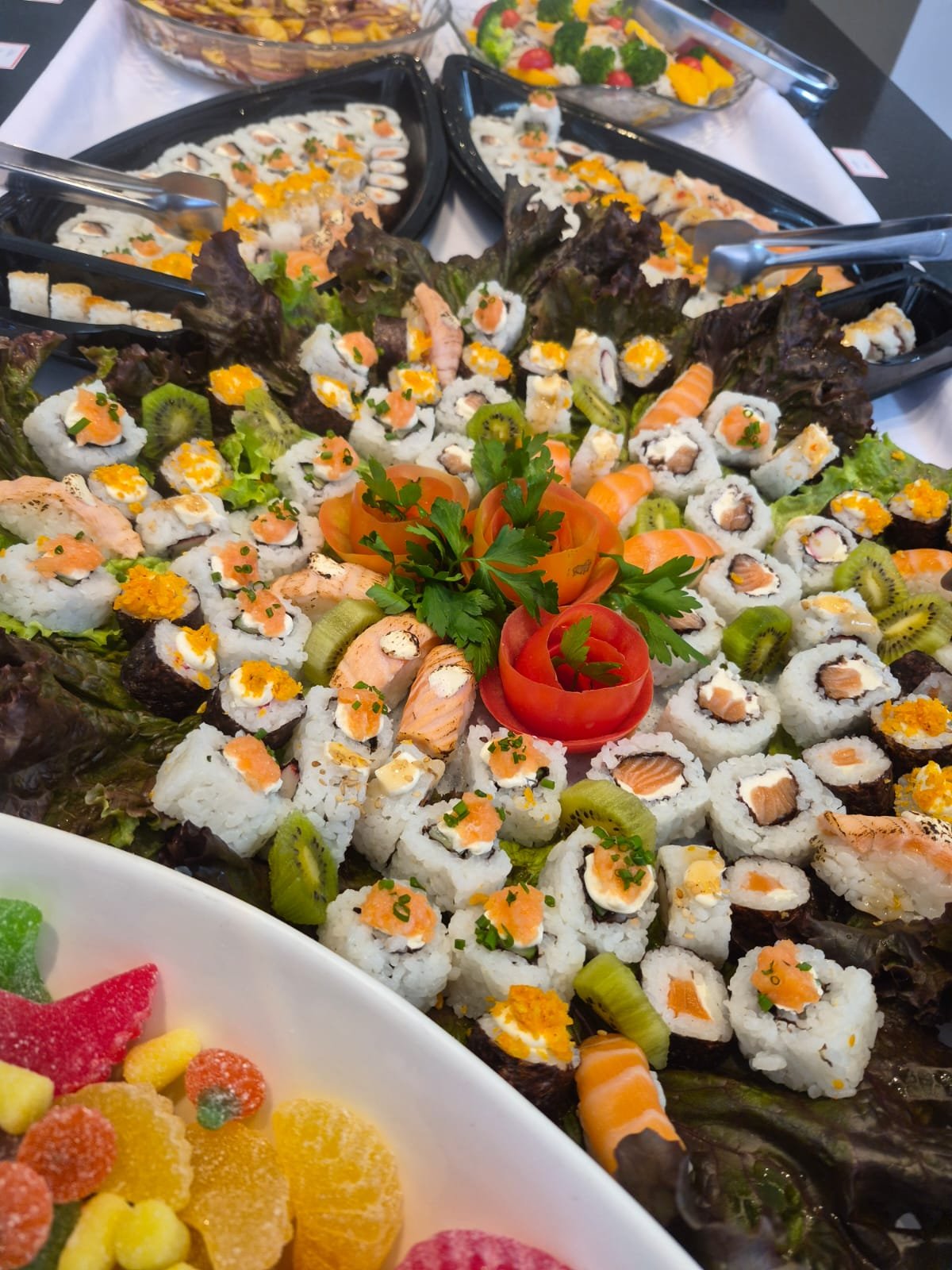 Mais opções de sushi no buffet